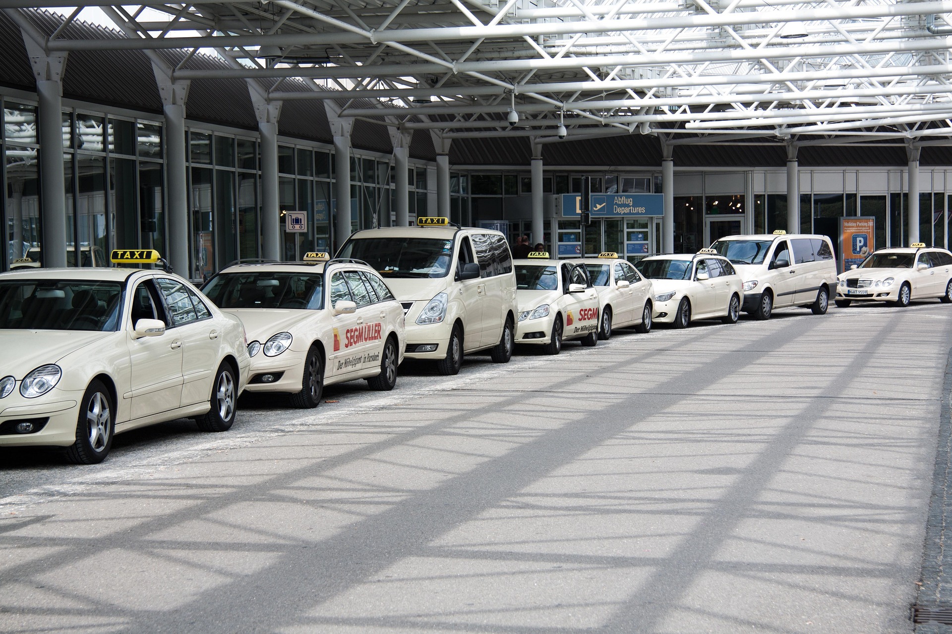 Van de transporte privado del aeropuerto José María Córdova a Medellín